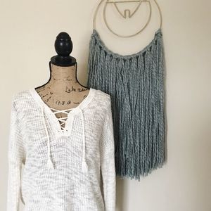 ◦ MOSSIMO ◦ White tie up sweater